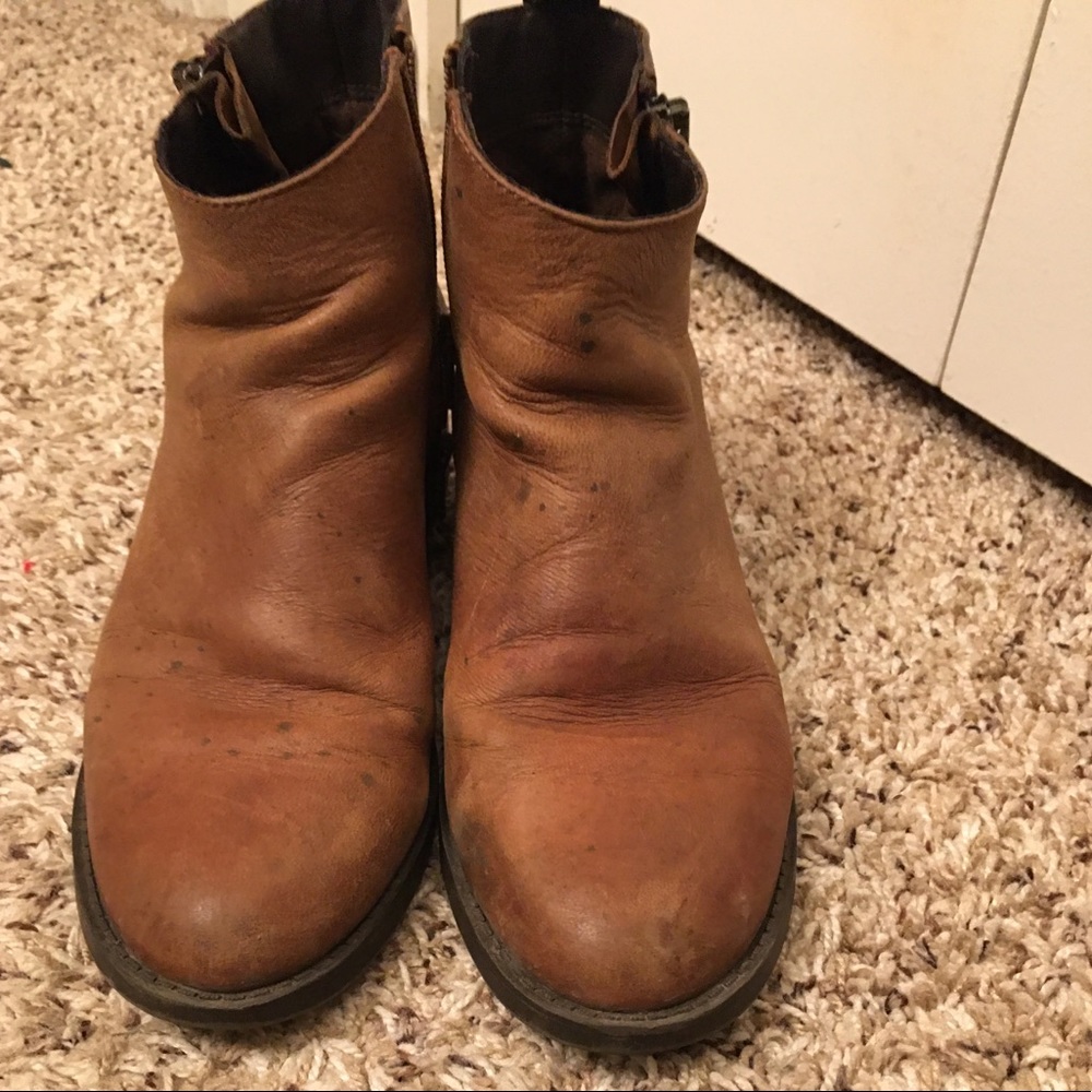 Brown boots - Picture 2 of 3
